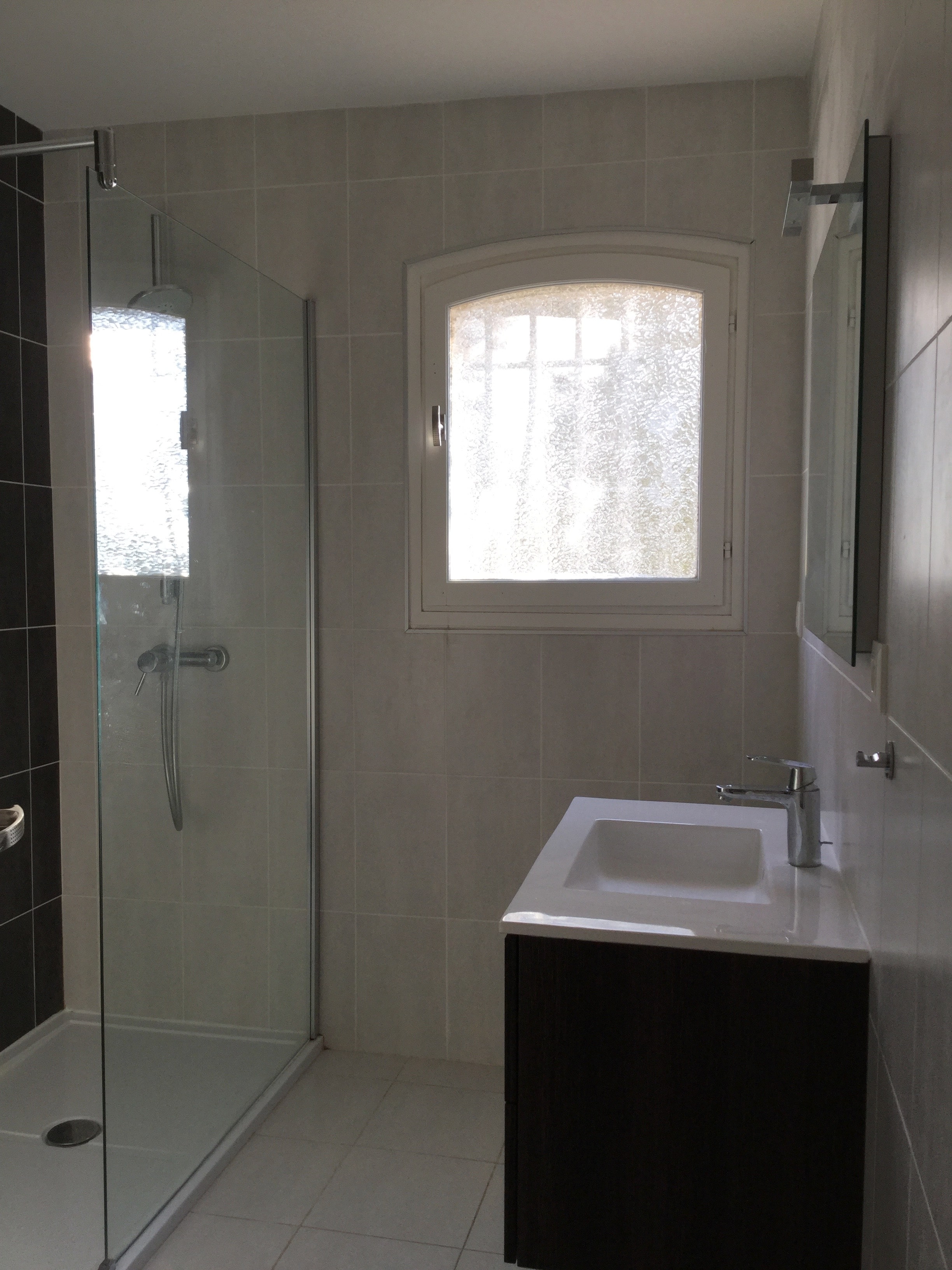 photo de la douche de l'appartement bizet